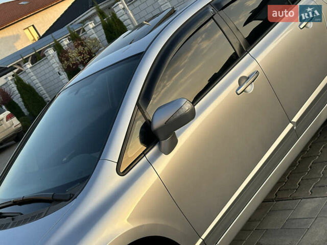 Серый Хонда Цивик, объемом двигателя 1.8 л и пробегом 176 тыс. км за 7999 $, фото 27 на Automoto.ua