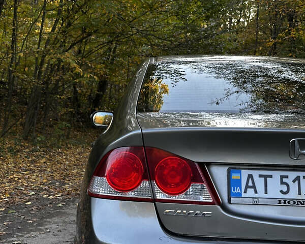 Серый Хонда Цивик, объемом двигателя 1.8 л и пробегом 223 тыс. км за 5700 $, фото 18 на Automoto.ua