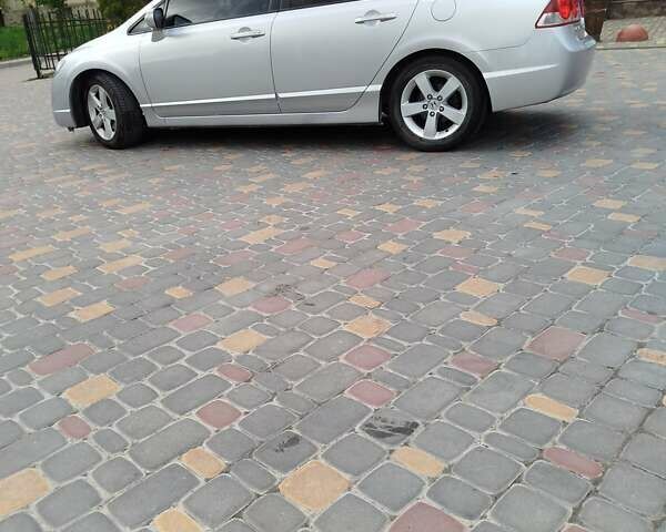 Серый Хонда Цивик, объемом двигателя 1.8 л и пробегом 130 тыс. км за 6500 $, фото 9 на Automoto.ua