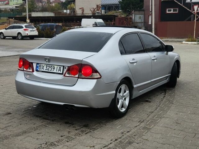 Серый Хонда Цивик, объемом двигателя 1.8 л и пробегом 312 тыс. км за 5700 $, фото 2 на Automoto.ua