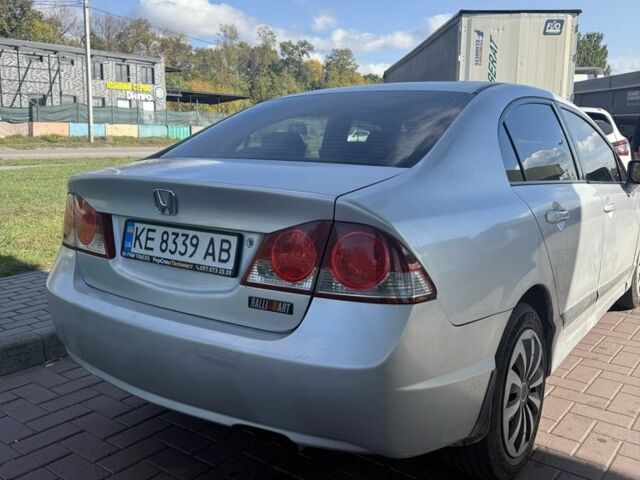 Серый Хонда Цивик, объемом двигателя 1.8 л и пробегом 180 тыс. км за 1900 $, фото 3 на Automoto.ua