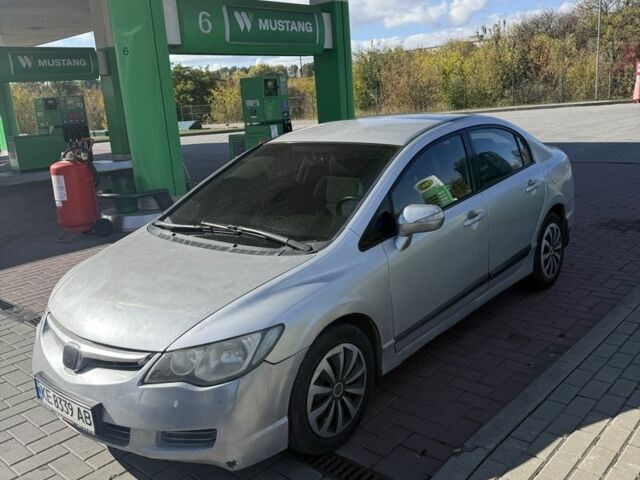 Серый Хонда Цивик, объемом двигателя 1.8 л и пробегом 180 тыс. км за 1900 $, фото 1 на Automoto.ua