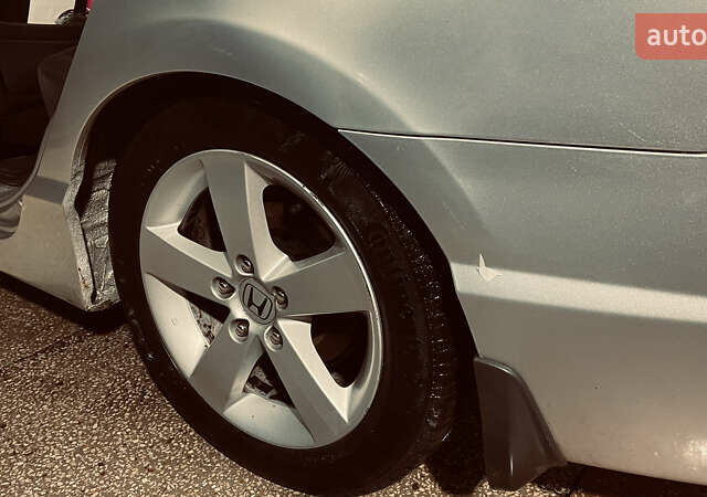Серый Хонда Цивик, объемом двигателя 1.8 л и пробегом 199 тыс. км за 7500 $, фото 6 на Automoto.ua