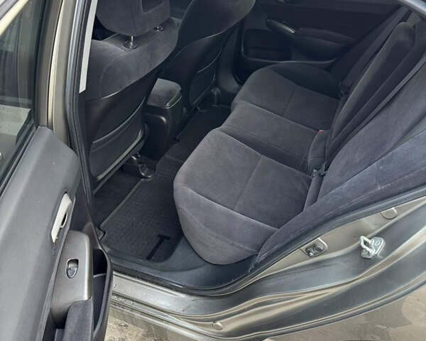 Сірий Хонда Сівік, об'ємом двигуна 1.8 л та пробігом 181 тис. км за 6800 $, фото 19 на Automoto.ua