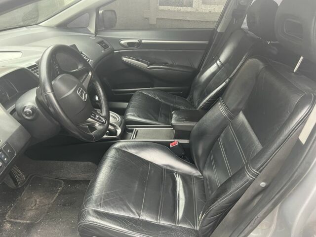 Серый Хонда Цивик, объемом двигателя 1.8 л и пробегом 225 тыс. км за 5100 $, фото 4 на Automoto.ua