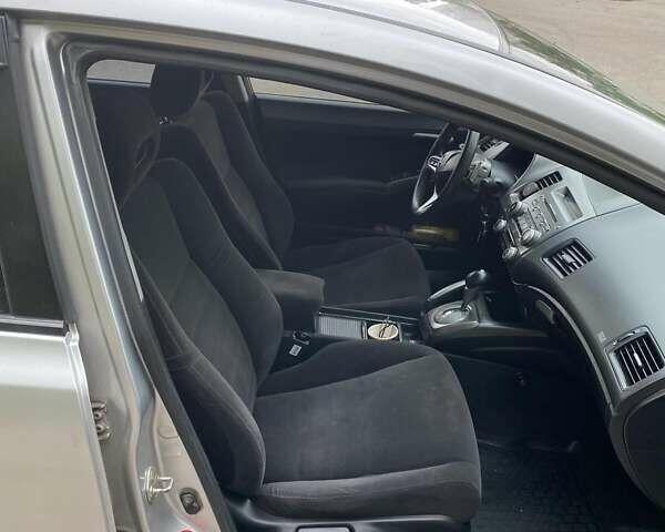 Серый Хонда Цивик, объемом двигателя 1.8 л и пробегом 308 тыс. км за 6700 $, фото 10 на Automoto.ua