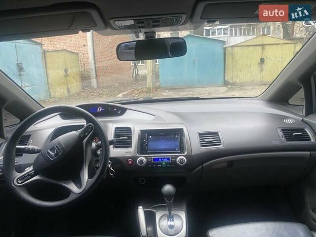Серый Хонда Цивик, объемом двигателя 1.8 л и пробегом 250 тыс. км за 4800 $, фото 6 на Automoto.ua