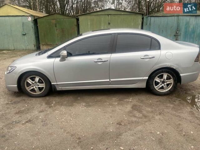 Серый Хонда Цивик, объемом двигателя 1.8 л и пробегом 250 тыс. км за 4800 $, фото 8 на Automoto.ua