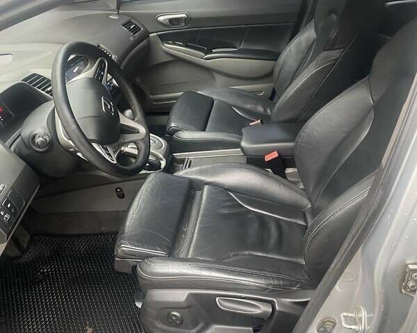 Серый Хонда Цивик, объемом двигателя 1.8 л и пробегом 250 тыс. км за 4800 $, фото 10 на Automoto.ua