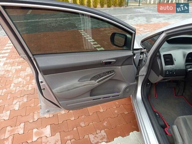 Сірий Хонда Сівік, об'ємом двигуна 1.8 л та пробігом 213 тис. км за 5400 $, фото 16 на Automoto.ua