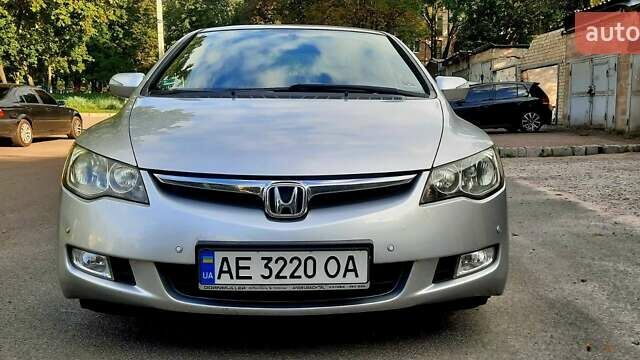 Серый Хонда Цивик, объемом двигателя 1.3 л и пробегом 209 тыс. км за 7000 $, фото 1 на Automoto.ua