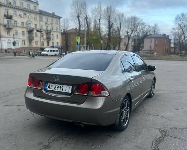 Серый Хонда Цивик, объемом двигателя 1.8 л и пробегом 311 тыс. км за 5500 $, фото 2 на Automoto.ua