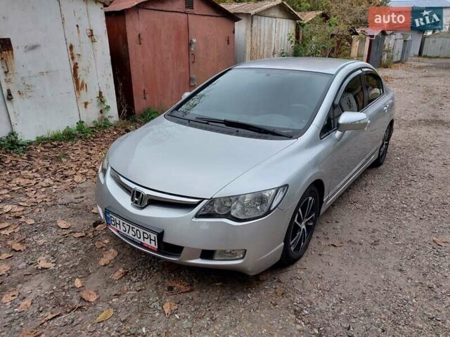 Серый Хонда Цивик, объемом двигателя 1.3 л и пробегом 170 тыс. км за 7000 $, фото 6 на Automoto.ua