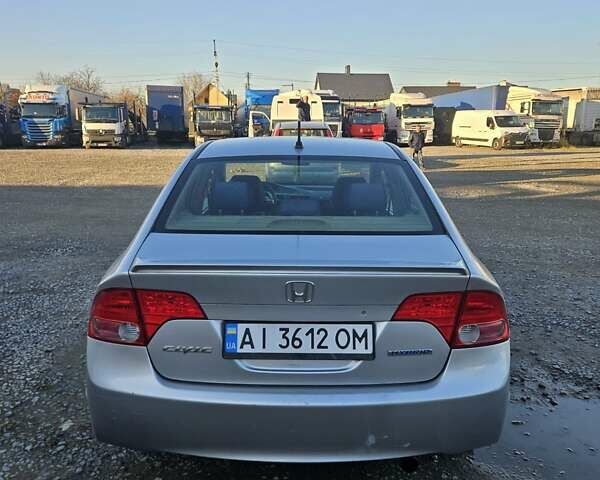 Серый Хонда Цивик, объемом двигателя 1.3 л и пробегом 200 тыс. км за 2900 $, фото 5 на Automoto.ua