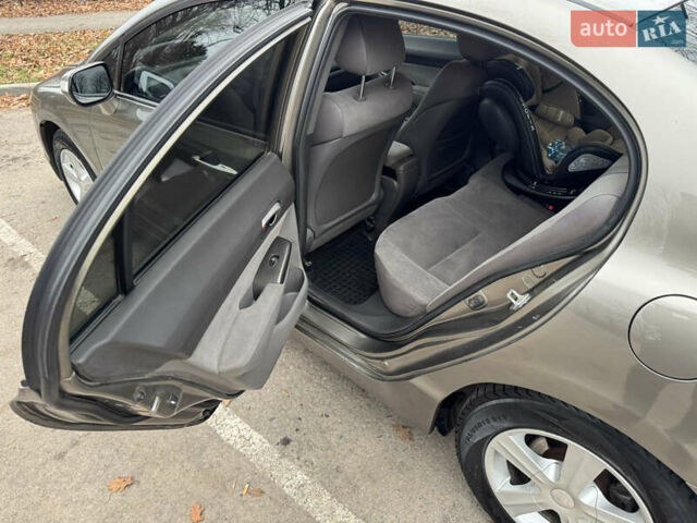 Сірий Хонда Сівік, об'ємом двигуна 1.34 л та пробігом 223 тис. км за 6300 $, фото 4 на Automoto.ua