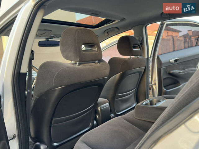 Серый Хонда Цивик, объемом двигателя 1.8 л и пробегом 176 тыс. км за 7999 $, фото 45 на Automoto.ua