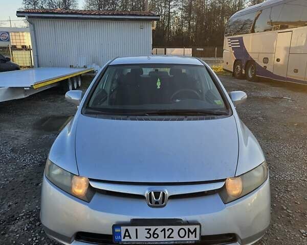 Серый Хонда Цивик, объемом двигателя 1.3 л и пробегом 200 тыс. км за 2900 $, фото 1 на Automoto.ua