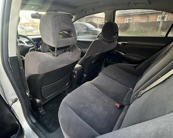 Серый Хонда Цивик, объемом двигателя 1.8 л и пробегом 316 тыс. км за 4650 $, фото 9 на Automoto.ua