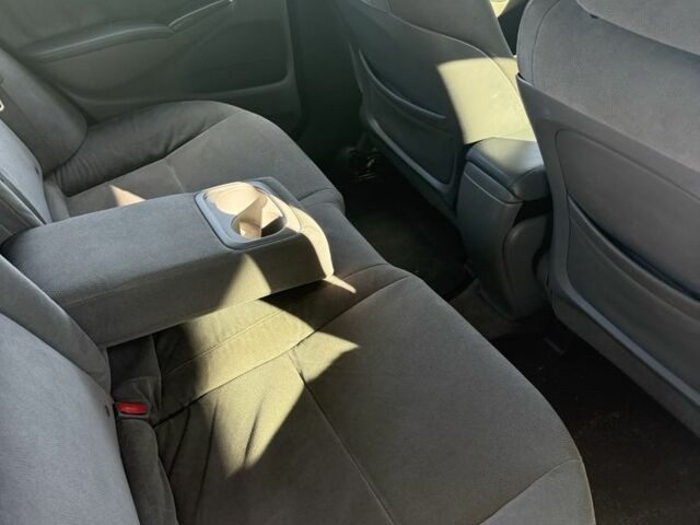 Серый Хонда Цивик, объемом двигателя 1.8 л и пробегом 180 тыс. км за 1900 $, фото 5 на Automoto.ua