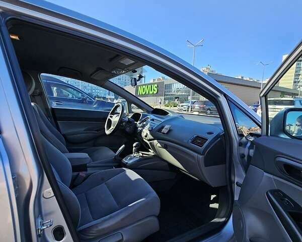 Серый Хонда Цивик, объемом двигателя 1.8 л и пробегом 255 тыс. км за 5800 $, фото 7 на Automoto.ua