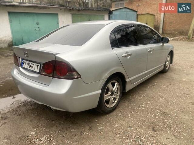 Серый Хонда Цивик, объемом двигателя 1.8 л и пробегом 250 тыс. км за 4800 $, фото 2 на Automoto.ua