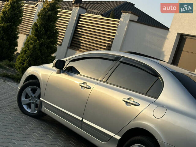 Серый Хонда Цивик, объемом двигателя 1.8 л и пробегом 176 тыс. км за 7999 $, фото 9 на Automoto.ua