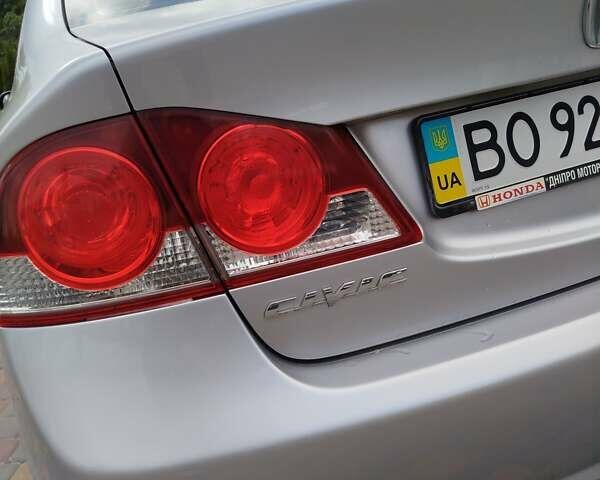 Серый Хонда Цивик, объемом двигателя 1.8 л и пробегом 130 тыс. км за 6500 $, фото 1 на Automoto.ua