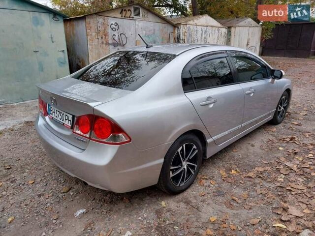 Серый Хонда Цивик, объемом двигателя 1.3 л и пробегом 170 тыс. км за 7000 $, фото 16 на Automoto.ua