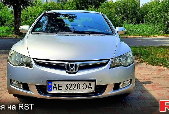 Серый Хонда Цивик, объемом двигателя 1.3 л и пробегом 196 тыс. км за 6800 $, фото 1 на Automoto.ua