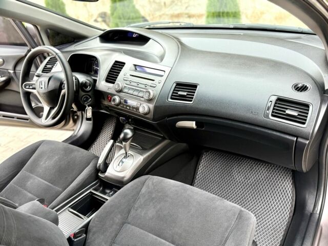 Хонда Цивик 2007 в Одессе на Automoto.ua Серый Хонда Цивик, объемом двигателя 1.8 л и пробегом 214 тыс. км за 7200 $, фото 17 на Automoto.ua