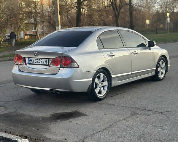 Серый Хонда Цивик, объемом двигателя 1.8 л и пробегом 316 тыс. км за 4650 $, фото 6 на Automoto.ua