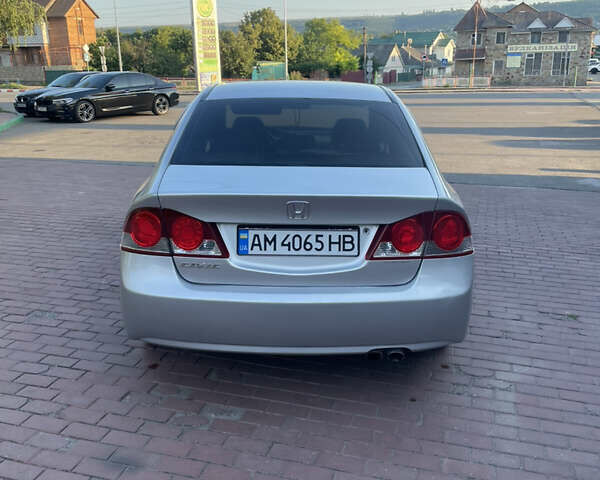 Серый Хонда Цивик, объемом двигателя 1.8 л и пробегом 316 тыс. км за 6200 $, фото 3 на Automoto.ua