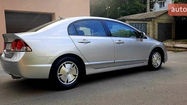 Серый Хонда Цивик, объемом двигателя 1.3 л и пробегом 209 тыс. км за 7000 $, фото 5 на Automoto.ua