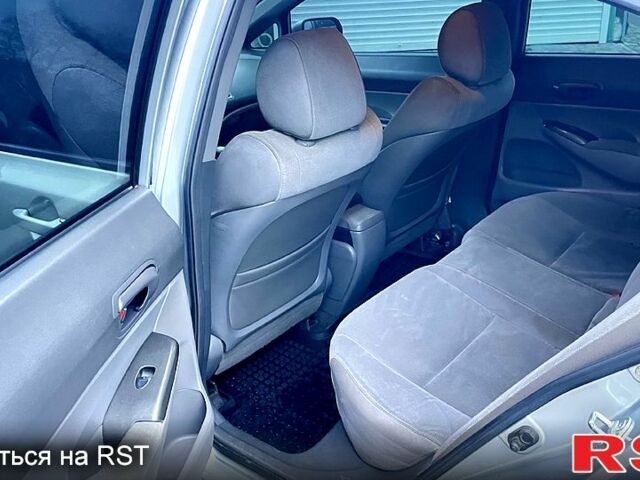 Сірий Хонда Сівік, об'ємом двигуна 1.8 л та пробігом 290 тис. км за 5100 $, фото 7 на Automoto.ua