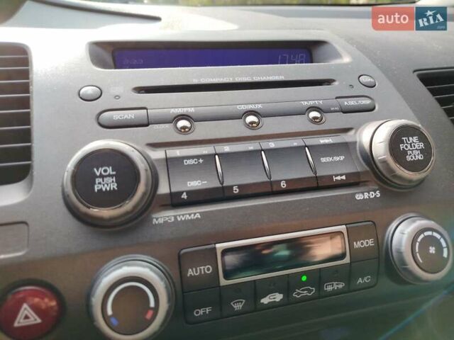 Серый Хонда Цивик, объемом двигателя 1.8 л и пробегом 130 тыс. км за 6500 $, фото 17 на Automoto.ua