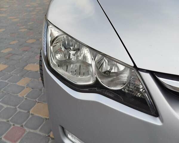 Серый Хонда Цивик, объемом двигателя 1.8 л и пробегом 130 тыс. км за 6500 $, фото 14 на Automoto.ua