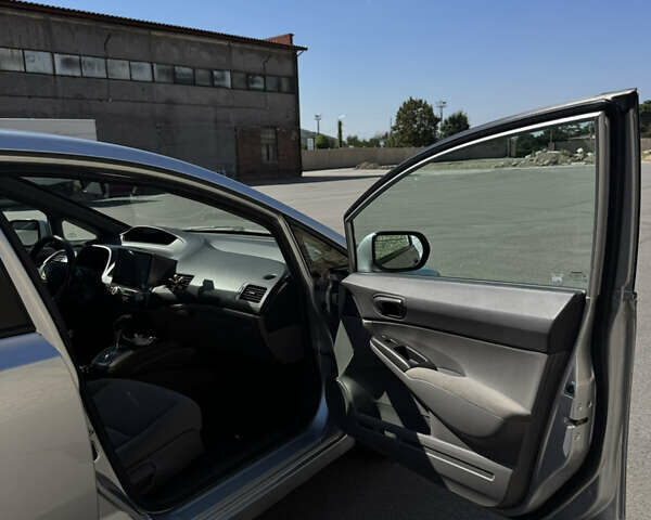 Серый Хонда Цивик, объемом двигателя 1.8 л и пробегом 234 тыс. км за 7300 $, фото 23 на Automoto.ua