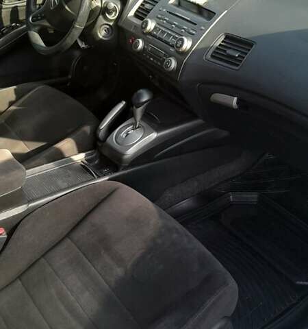 Серый Хонда Цивик, объемом двигателя 1.8 л и пробегом 162 тыс. км за 8300 $, фото 4 на Automoto.ua