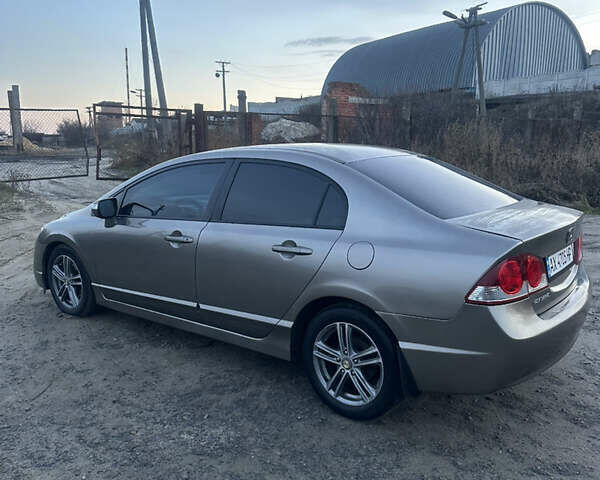 Серый Хонда Цивик, объемом двигателя 1.8 л и пробегом 232 тыс. км за 5000 $, фото 5 на Automoto.ua