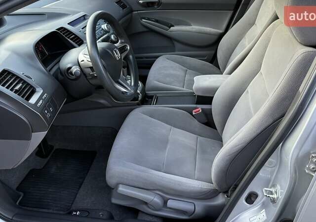 Серый Хонда Цивик, объемом двигателя 1.8 л и пробегом 156 тыс. км за 8953 $, фото 11 на Automoto.ua