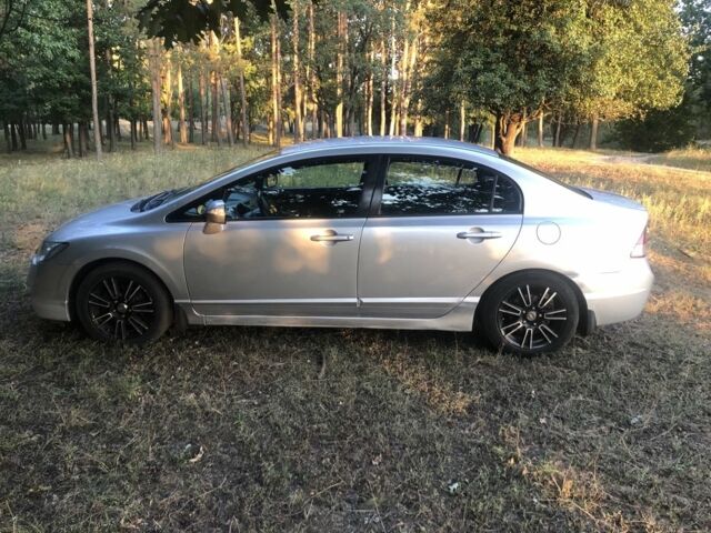 Хонда Цивик 2008 в Малине на Automoto.ua Серый Хонда Цивик, объемом двигателя 1.8 л и пробегом 330 тыс. км за 5850 $, фото 1 на Automoto.ua