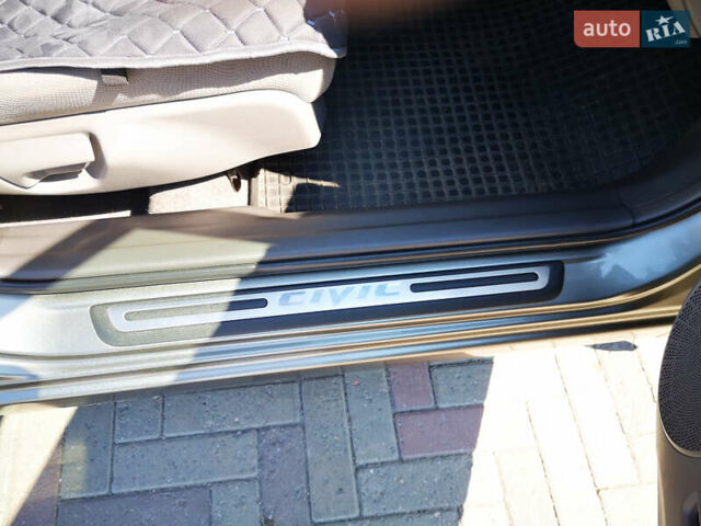 Сірий Хонда Сівік, об'ємом двигуна 1.8 л та пробігом 105 тис. км за 7200 $, фото 27 на Automoto.ua