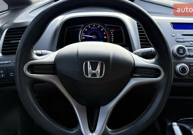 Серый Хонда Цивик, объемом двигателя 1.8 л и пробегом 156 тыс. км за 8953 $, фото 12 на Automoto.ua