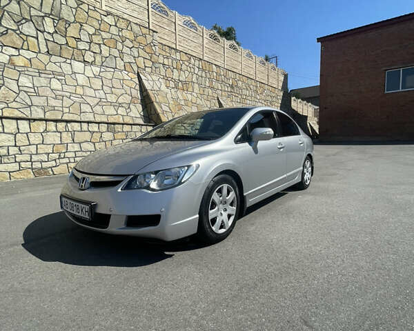 Серый Хонда Цивик, объемом двигателя 1.8 л и пробегом 234 тыс. км за 7300 $, фото 2 на Automoto.ua