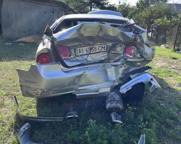 Сірий Хонда Сівік, об'ємом двигуна 1.8 л та пробігом 193 тис. км за 2000 $, фото 6 на Automoto.ua