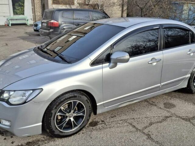 Сірий Хонда Сівік, об'ємом двигуна 1.3 л та пробігом 260 тис. км за 4150 $, фото 4 на Automoto.ua