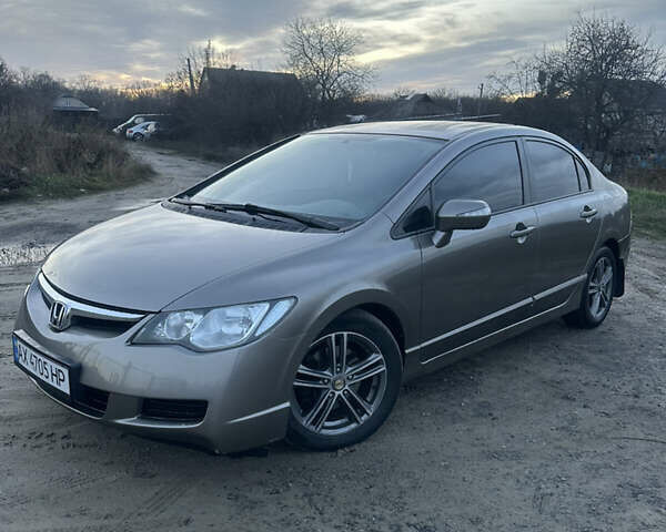 Серый Хонда Цивик, объемом двигателя 1.8 л и пробегом 232 тыс. км за 5000 $, фото 1 на Automoto.ua