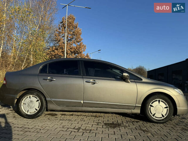 Серый Хонда Цивик, объемом двигателя 1.3 л и пробегом 215 тыс. км за 5500 $, фото 5 на Automoto.ua