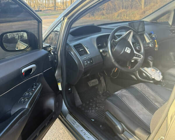 Сірий Хонда Сівік, об'ємом двигуна 1.8 л та пробігом 200 тис. км за 7600 $, фото 4 на Automoto.ua
