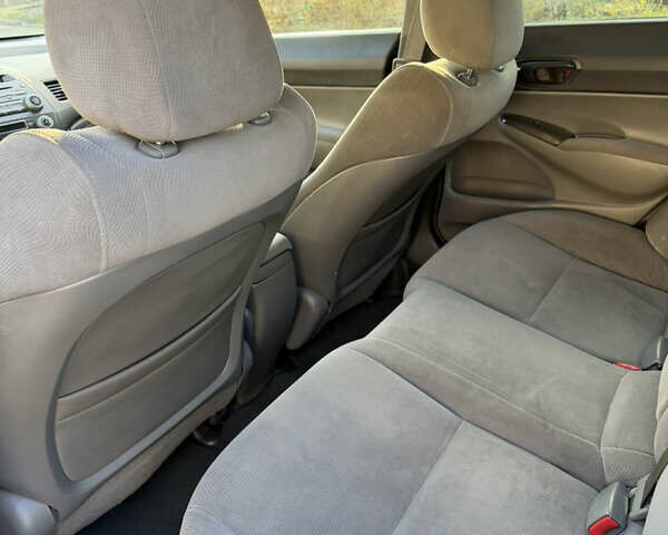 Серый Хонда Цивик, объемом двигателя 1.8 л и пробегом 148 тыс. км за 7400 $, фото 12 на Automoto.ua